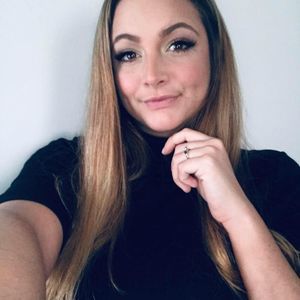 Meet your Posher, Holly